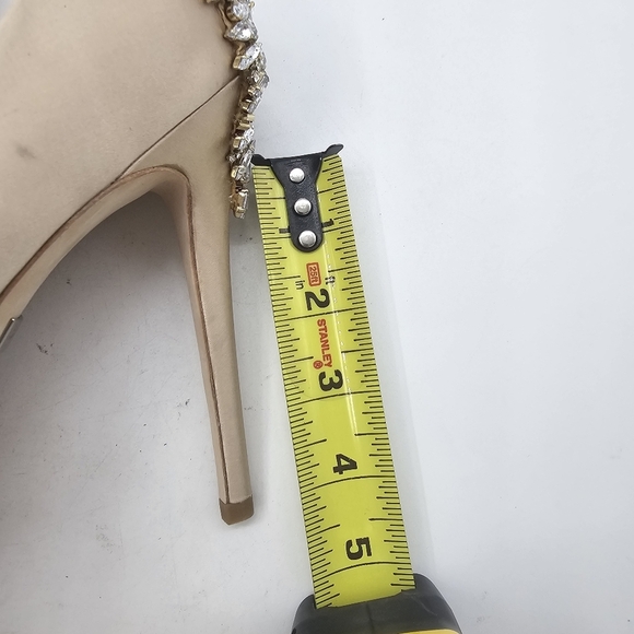 Badgley Mischka Kiara Embellished Peep-Toe Satin Pumps Size US /9 - Picture 6 of 10